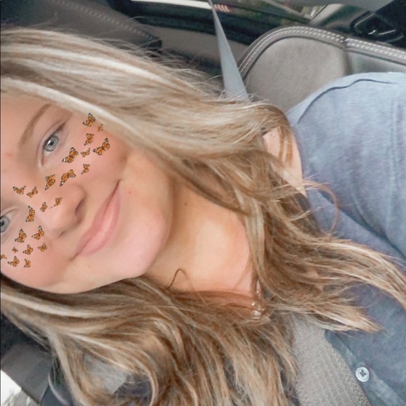 Meet your Posher, Hannah - Picture 1 of 1